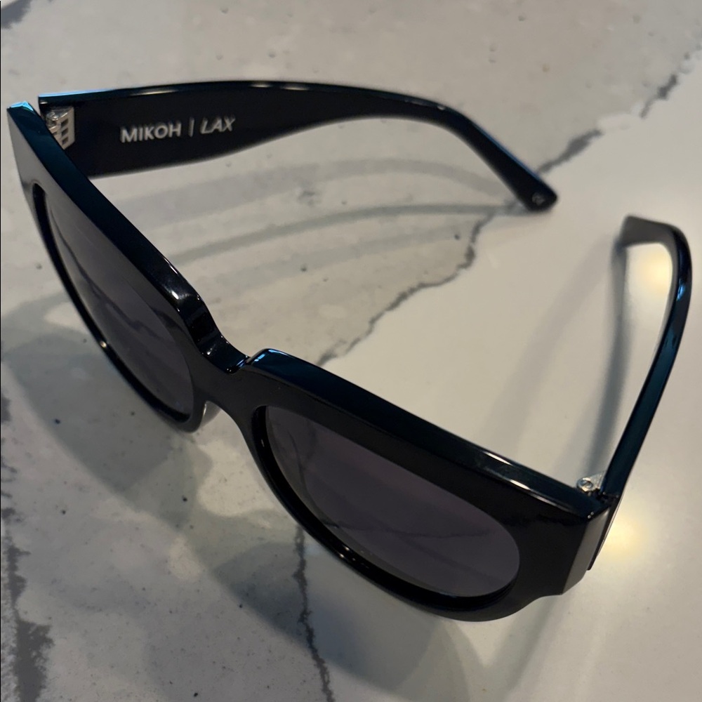 Mikoh Black Sunglasses - Picture 2 of 6